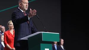 Βουλγαρία: Αυτοδυναμία για τον συνασπισμό του Ρούμεν Ράντεφ στις βουλευτικές εκλογές