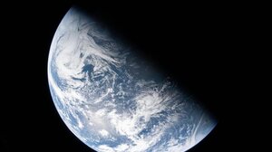 Η Γη… από ψηλά: Τις πρώτες εικόνες από Artemis II δημοσίευσε η NASA