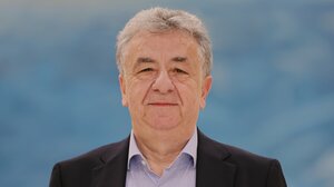 Στ. Αρναουτάκης: "Οι ευχές μας ενώνονται με τον κόσμο που ζητά να επικρατήσει η ειρήνη"