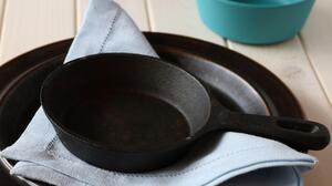 Το kitchen hack που θα σώσει τα τηγάνια σας