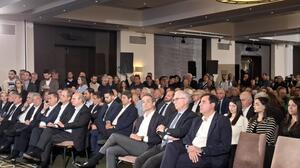 Προσυνεδριακός διάλογος και “γαλάζιος” προεκλογικός…. πυρετός