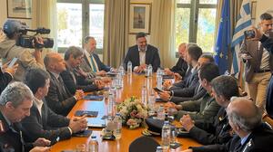 Μεταναστευτικό και αναπτυξιακά ζητήματα στη σύσκεψη στον ΟΛΗ, υπό τον Β. Κικίλια - Βίντεο