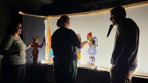 Η λάμπα του "Νυχτερινού Μπερντέ" ετοιμάζεται να ανάψει ξανά στο Heraklion Improv Theater