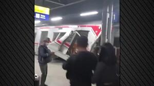 Ινδονησία: Συγκλονιστικές εικόνες από τη σύγκρουση τρένων - Πολλοί τραυματίες