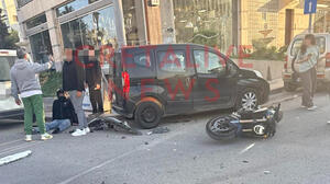 Τροχαίο στο Ηράκλειο: Σύγκρουση αυτοκινήτου με μηχανή