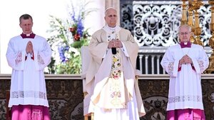 Πάπας Λέων: Όποιος διαθέτει την εξουσία να προκαλεί πολέμους, ας επιλέξει την ειρήνη