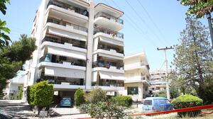 Ηλιούπολη: Δύο 17χρονες έπεσαν από ταράτσα πολυκατοικίας - Νεκρή η μία, χαροπαλεύει η δεύτερη