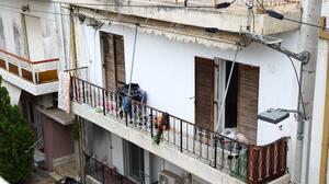 Άγιοι Ανάργυροι: Υποσιτισμένα τα 3 παιδιά που ζούσαν σε διαμέρισμα – τρώγλη 