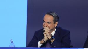 Γιούνκερ σε Μητσοτάκη: «Είσαι ένας σπουδαίος πρωθυπουργός»
