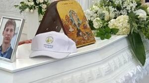 Σε κλίμα βαθιάς οδύνης η κηδεία του Αλέξη Τσικόπουλου