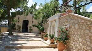 «Χαρτοδιαδρομές»: Δωρεάν ξενάγηση σε Μονή Αγίας Ειρήνης, Μουσείο Χρωμοναστηρίου και Υστερομινωικό Νεκροταφείο Αρμένων