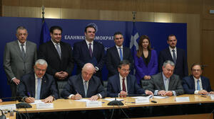 Νέα δωρεά 100 εκατ. ευρώ από τις τέσσερις συστημικές τράπεζες για την αναβάθμιση σχολικών υποδομών σε όλη τη χώρα