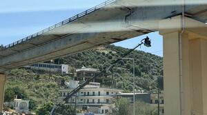Γέφυρα Παλαιόκαστρου: Σε εξέλιξη το "λίφτινγκ" μετά την αποκόλληση τμημάτων μπετόν