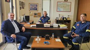 Επίσκεψη Μ. Χνάρη στην Πυροσβεστική Υπηρεσία Ρεθύμνου