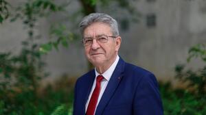 Γαλλία: Ο Μελανσόν ανακοίνωσε την υποψηφιότητά του για τις προεδρικές εκλογές του 2027