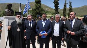Τιμή στον ήρωα καταδρομέα Μ. Μπικάκη - Συγκίνηση στα αποκαλυπτήρια της προτομής του - Φωτογραφίες