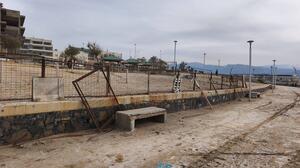 Εικόνες εγκατάλειψης στον παραλιακό δρόμο...