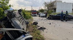 Σφοδρό τροχαίο στην Λαμία: Τούμπαρε αυτοκίνητο, εγκλωβίστηκε στα συντρίμμια οδηγός