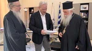 Ο Αρχιεπίσκοπος Σινά Συμεών στον Δήμαρχο Ηρακλείου Αλέξη Καλοκαιρινό