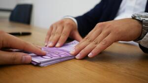 Κόκκινα δάνεια: Τι προβλέπουν οι νέες ρυθμίσεις – Εννέα χρήσιμες ερωταπαντήσεις και παραδείγματα