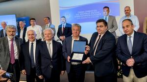 Τιμητική διάκριση στον Περιφερειάρχη Κρήτης από την Κεντρική Ένωση Επιμελητηρίων Ελλάδας