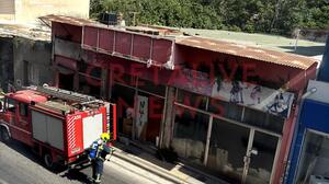 Ηράκλειο: Φωτιά σε εγκαταλελειμμένο κατάστημα στη Λεωφόρο Ικάρου 