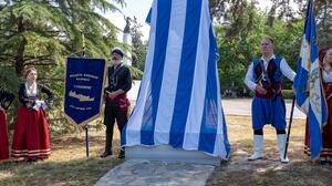 Λαμπρά αποκαλυπτήρια του μνημείου της 5ης Μεραρχίας των Κρητών στη Λάρισα
