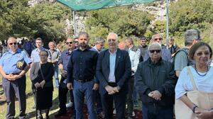 Με συγκίνηση και λαμπρότητα ο τριπλός εορτασμός στον Ομαλό για το Άγιο Πνεύμα, τη Φύση και την Αντίσταση