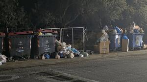 Ηράκλειο: Ανεβάζουν στροφές τα συνεργεία για τα σκουπίδια - Τα προβλήματα επιμένουν