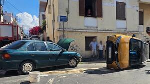 Τροχαίο στο κέντρο των Χανίων: ανατράπηκε ΙΧ