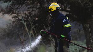 Τρίτη νύχτα αγωνίας στο νότιο Ρέθυμνο: Εφιάλτης οι συνεχείς αναζωπυρώσεις και οι θυελλώδεις άνεμοι