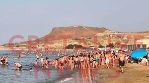 Συνωστισμός στις παραλίες του Ηρακλείου! "Πατείς με πατώ σε" για μια βουτιά! Δείτε εικόνες