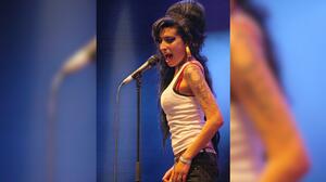 Amy Winehouse: 15 χρόνια μετά η φωνή της εξακολουθεί να ραγίζει καρδιές