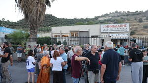  Προς επ' αόριστον κλείσιμο του δρόμου Ηρακλείου-Μεσαράς: Κλιμακώνουν τις κινητοποιήσεις για τη δομή μεταναστών στους Αθανάτους
