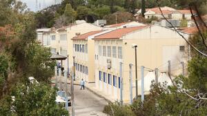 Φωτιά στο Χαϊδάρι: Εκκενώνεται προληπτικά το ψυχιατρικό νοσοκομείο στο Δαφνί