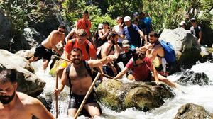 River trekking στο Κουρταλιώτικο Φαράγγι: Πεζοπορία μέσα στο νερό με τερματισμό στην Πρέβελη