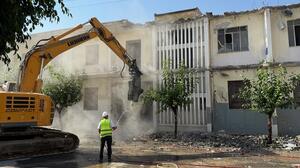 Χανιά: Ξεκίνησαν οι εργασίες κατεδάφισης του πρώην κτιρίου του ΙΚΑ