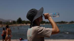 Συνθήκες καύσωνα μέχρι την Τετάρτη: Έρχονται 40αρια στην Κρήτη (Βίντεο)