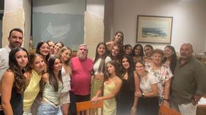 Γιάννης Δανδάλης: Δείπνο στις νεανίδες του ΟΦΗ που κατέκτησαν την 3η θέση στην Ελλάδα