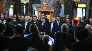 Βαρύ πένθος στην Κρήτη: Το τελευταίο «αντίο» στον άτυχο πυροσβέστη Μανώλη Στρατιδάκη