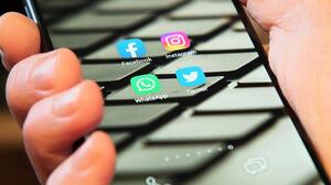 Η ΕΕ κατηγορεί Meta για "εθιστικό" σχεδιασμό σε Instagram και Facebook