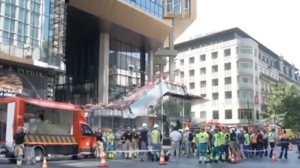 Τραγωδία στις Βρυξέλλες: Ανασύρθηκαν νεκροί 6 εργάτες από τη φωτιά σε κτήριο - Δείτε βίντεο