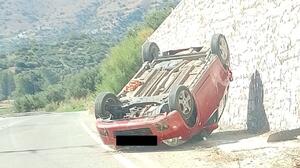 Τροχαίο με ανατροπή αυτοκινήτου στην Εξώπολη Αποκορώνου