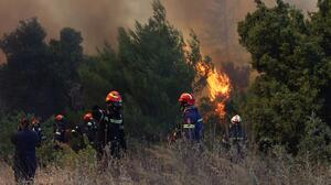 Πύρινος εφιάλτης στην Δυτ. Αττική: 96 ώρες αδιάκοπης μάχης στα μέτωπα