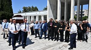 Κλίμα συγκίνησης στην κηδεία του Λάκη Χαλκιά