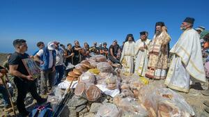 Στην κορυφή της Δίκτης για τον Αφέντη Χριστό - Εκεί όπου η πίστη συναντά την παράδοση - Φωτογραφίες