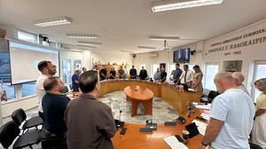Το Δημοτικό Συμβούλιο Μαλεβιζίου τιμά τη μνήμη των θυμάτων των φονικών πυρκαγιών 