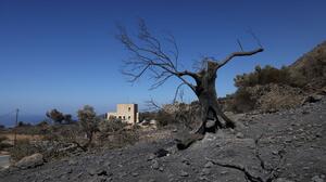 Πυρκαγιά στο Ρέθυμνο: Βελτιωμένη εικόνα, διαρκής επαγρύπνηση (Βίντεο)