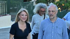"Μωραίνει Κύριος": Αιχμηρή απάντηση Αυγερινού για τη διαγραφή του από την Καρυστιανού