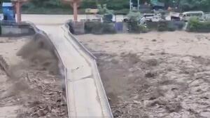 Βιβλική καταστροφή στο Νεπάλ: Αυξάνονται διαρκώς τα θύματα - Συγκλονιστικά βίντεο